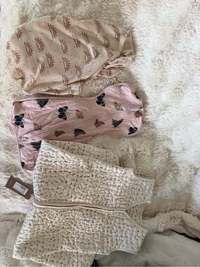 Kyte BABY Cream and Light Pink Swaddle and Vest Set